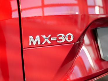Mazda MX-30 Magmarot Metallic Mazda Autohaus Till